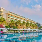 HOTEL CRYSTAL WATER WORLD با آژانس بهاران تصویر شاخص